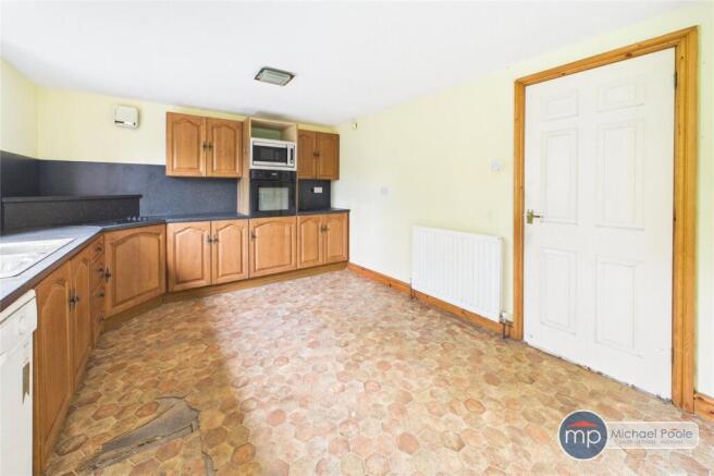 4 bed Detached for sale Image 7