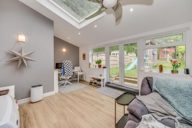 3 bed Terraced for sale Image 11