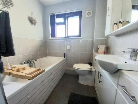 6 Oak bath.jpg