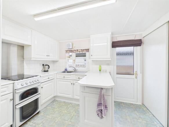 Harthurstfield Park, Fiddlers Green Lane, Cheltenham, Gloucestershire, GL51 photo 3