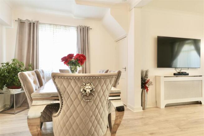 3 bed Semi-Detached for sale Image 7
