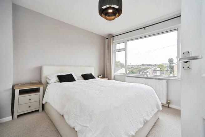 3 bed Semi-Detached for sale Image 9