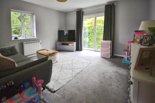Fenchurch Road, Maidenbower, Crawley, RH10 photo 4