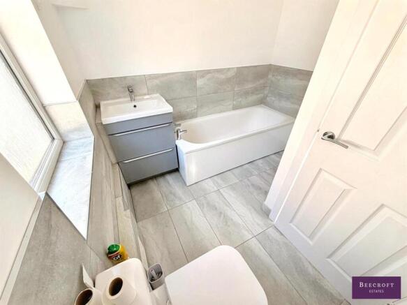 3 bed Terraced for sale Image 10