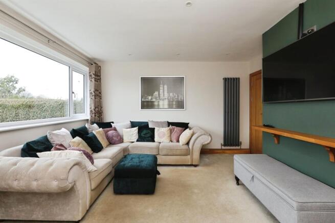 3 bed Semi-Detached for sale Image 5
