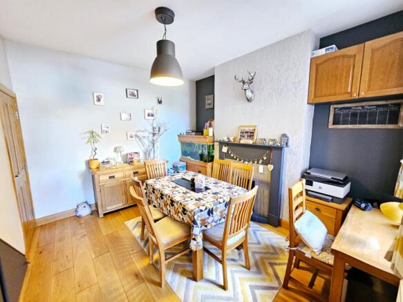 4 bed Terraced for sale Image 4