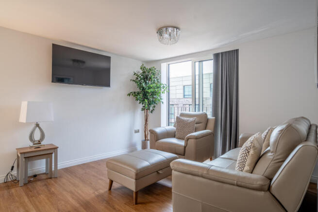 2 bed Apartment to rent Image 7