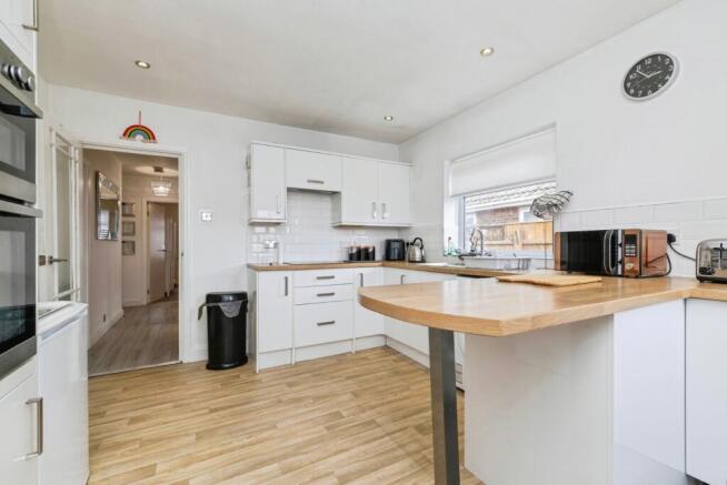 3 bed Bungalow for sale Image 5