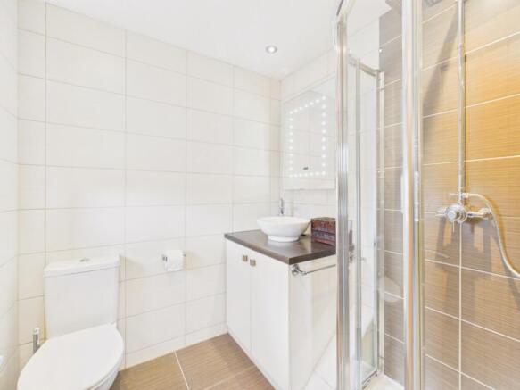4 bed Detached for sale Image 10
