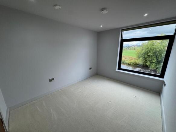 2 bed Flat to rent Image 7