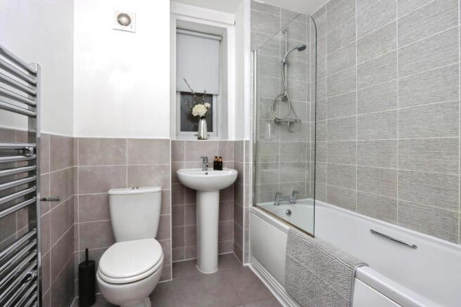4 bed Semi-Detached for sale Image 12