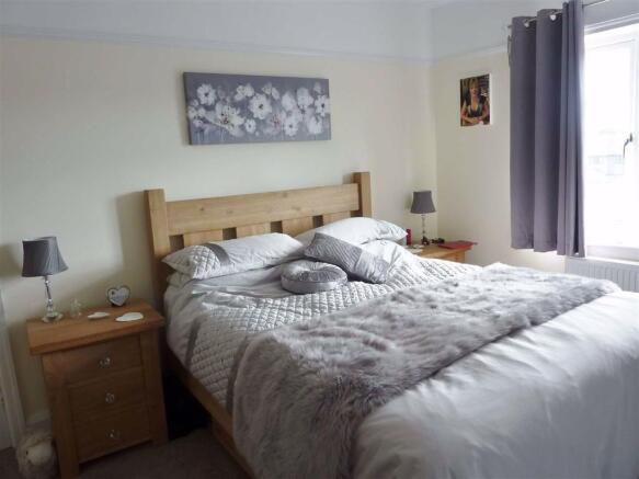 BEDROOM 2