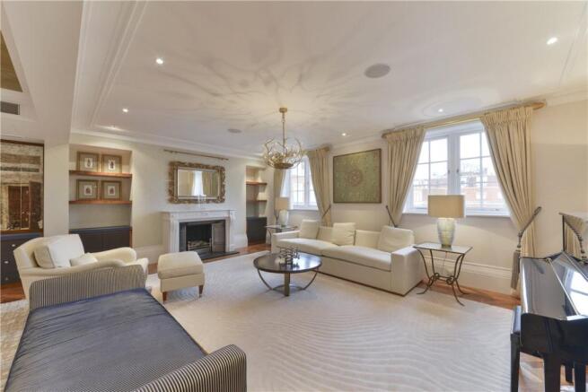 Reception Room W8