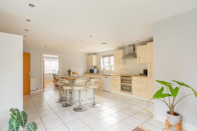 EVIRDTNARRUCKCALB20 - Kitchen C.jpg