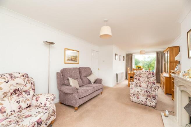 Sitting & Dining Room