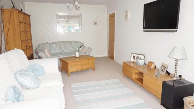 8 Heyes Drive