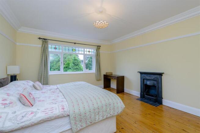 8364306-interior18.jpg