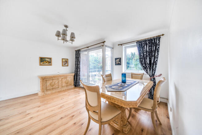 1382301-7-691d9d9...