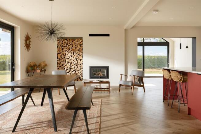 4 bed Detached for sale Image 6
