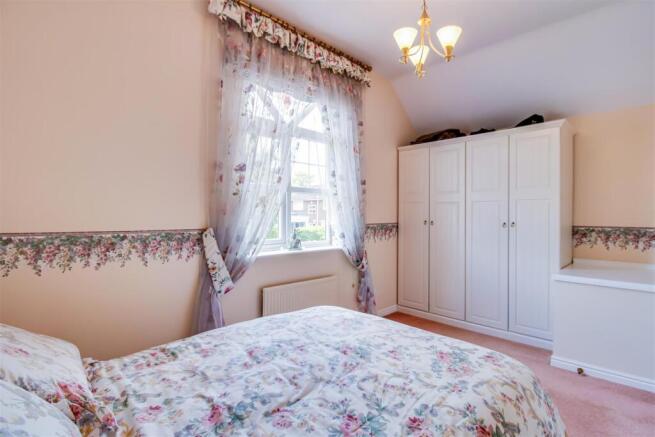 4 bed Detached for sale Image 12