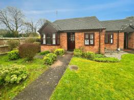 18, Chestnut Green, Church Gresley, Swadlincote DE11 9PX