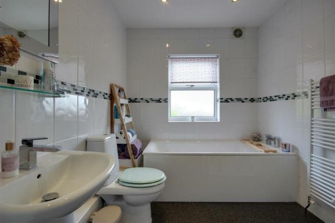 En-Suite Bathroom