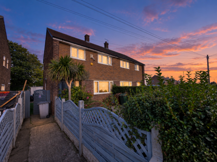 St. Helens Way, Barnsley, S71 2PS