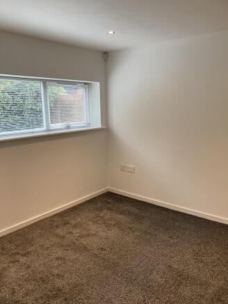 2 bed Ground Flat to rent Image 9