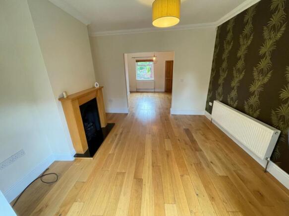 2 bed Terraced to rent Image 6