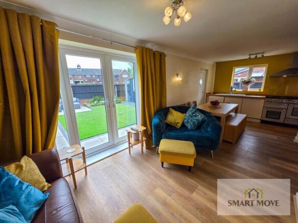 Open Plan Family Room & Kitchen