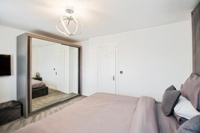 3 bed Town House for sale Image 6