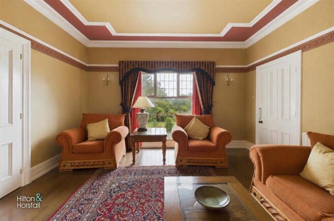 5 bed Detached for sale Image 6
