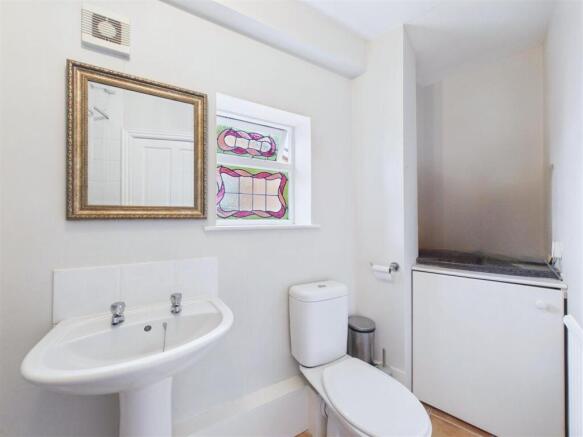2 bed Apartment for sale Image 12