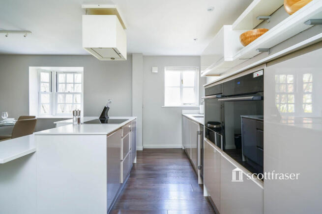 24castlemewsox11jr-0