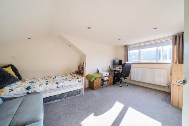 4 bed Terraced for sale Image 9
