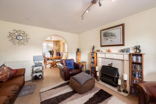 3 bed Detached for sale Image 3