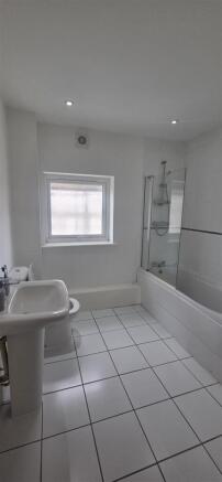 1 bed Flat to rent Image 6