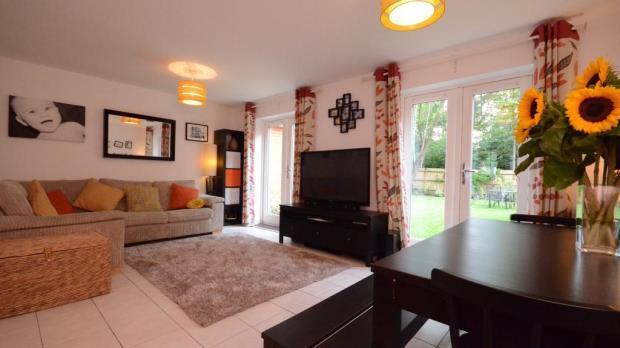 Lounge 1