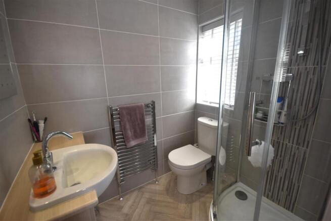 4 bed Detached for sale Image 10