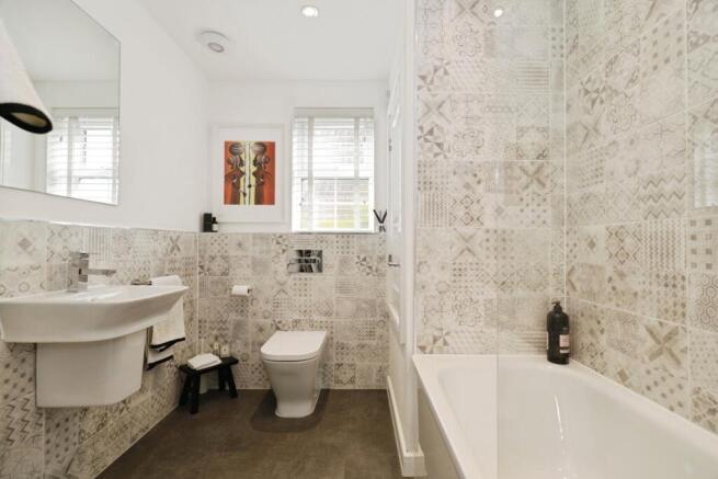 2 bed Flat for sale Image 7