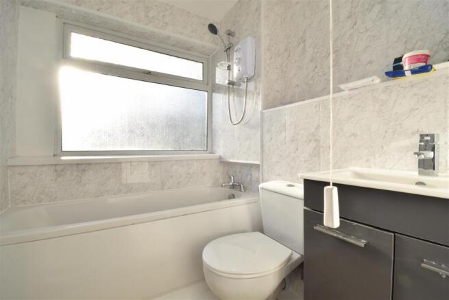 3 bed Detached to rent Image 12