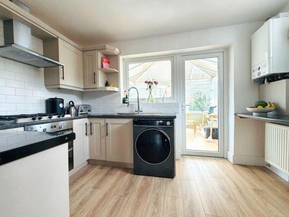 2 bed Semi-Detached for sale Image 8