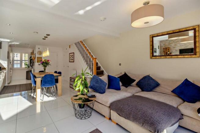 8594308-interior03-800.jpg