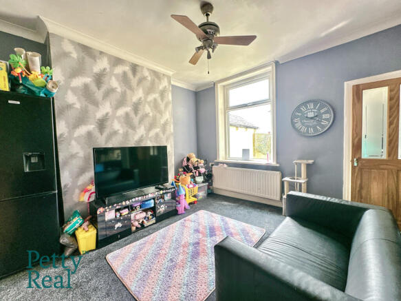3 bed Terraced for sale Image 4