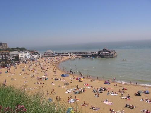 BEACH AT BROADSTAIRS