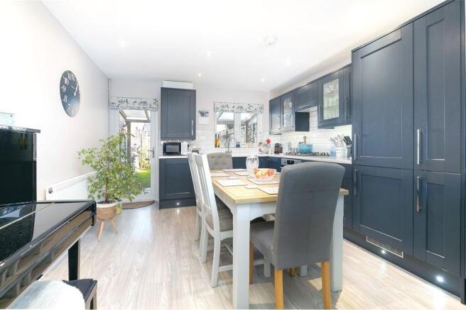 Dining/Kitchen Area