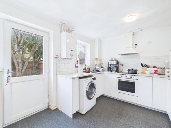 CAM01909G0-PR0479-STILL009