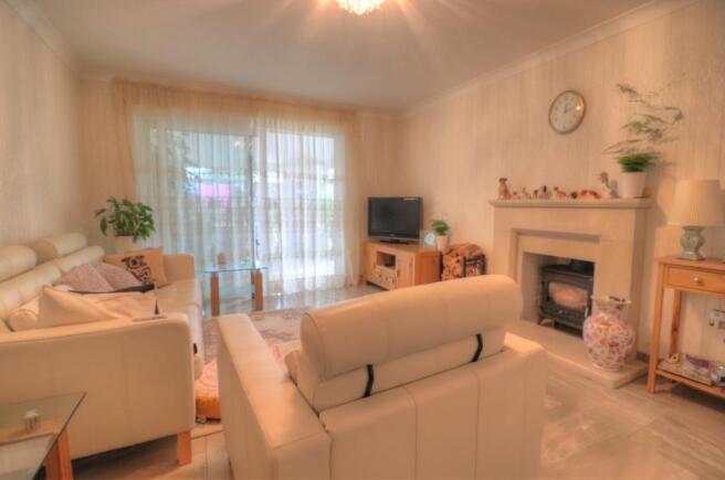 Lounge 2