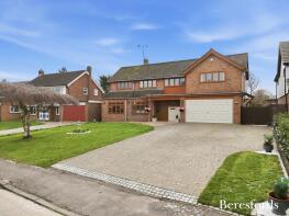 5, Church Green, Roxwell, Chelmsford CM1 4NZ