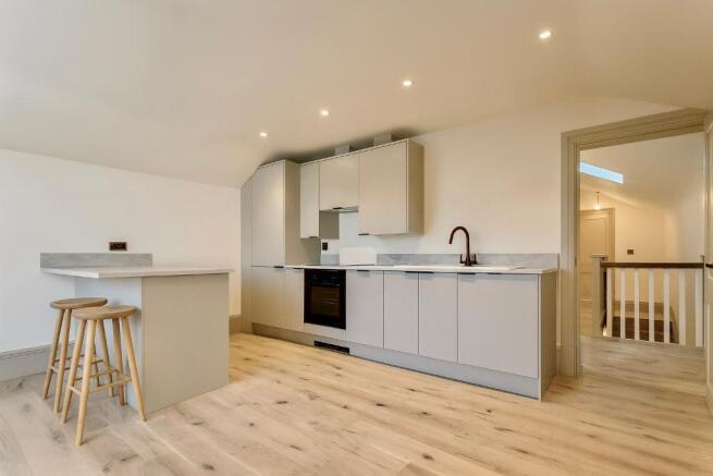 Bespoke kitchen with peninsular